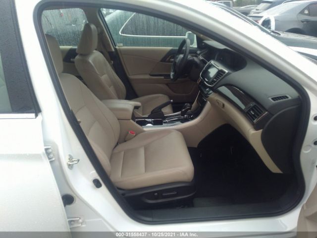 Photo 4 VIN: 1HGCR3F83GA012022 - HONDA ACCORD SEDAN 