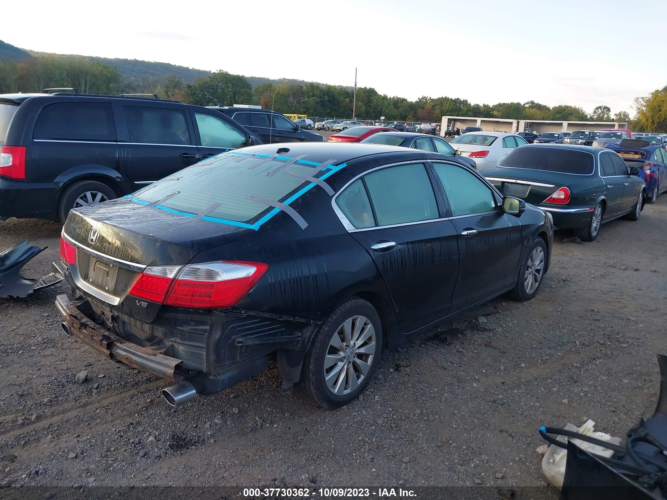 Photo 3 VIN: 1HGCR3F84DA034848 - HONDA ACCORD 