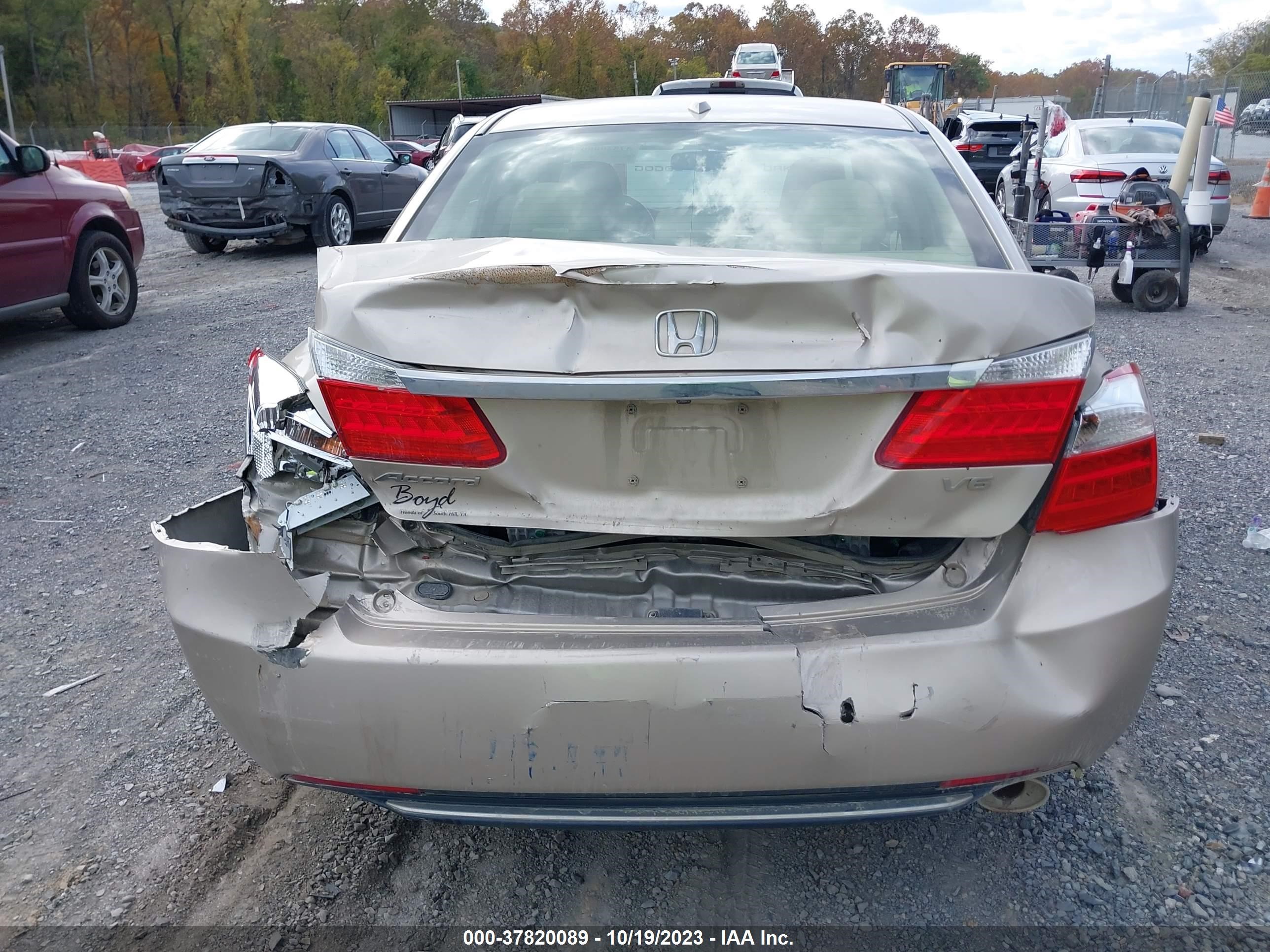 Photo 15 VIN: 1HGCR3F84EA031126 - HONDA ACCORD 