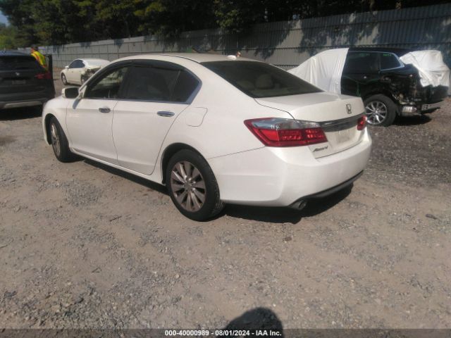 Photo 2 VIN: 1HGCR3F84FA009449 - HONDA ACCORD 