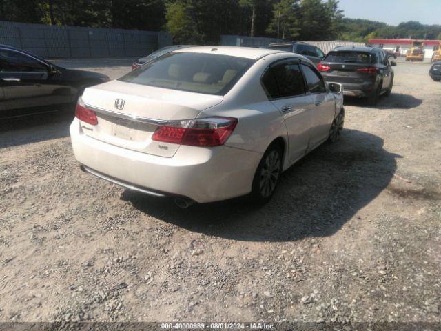 Photo 3 VIN: 1HGCR3F84FA009449 - HONDA ACCORD 