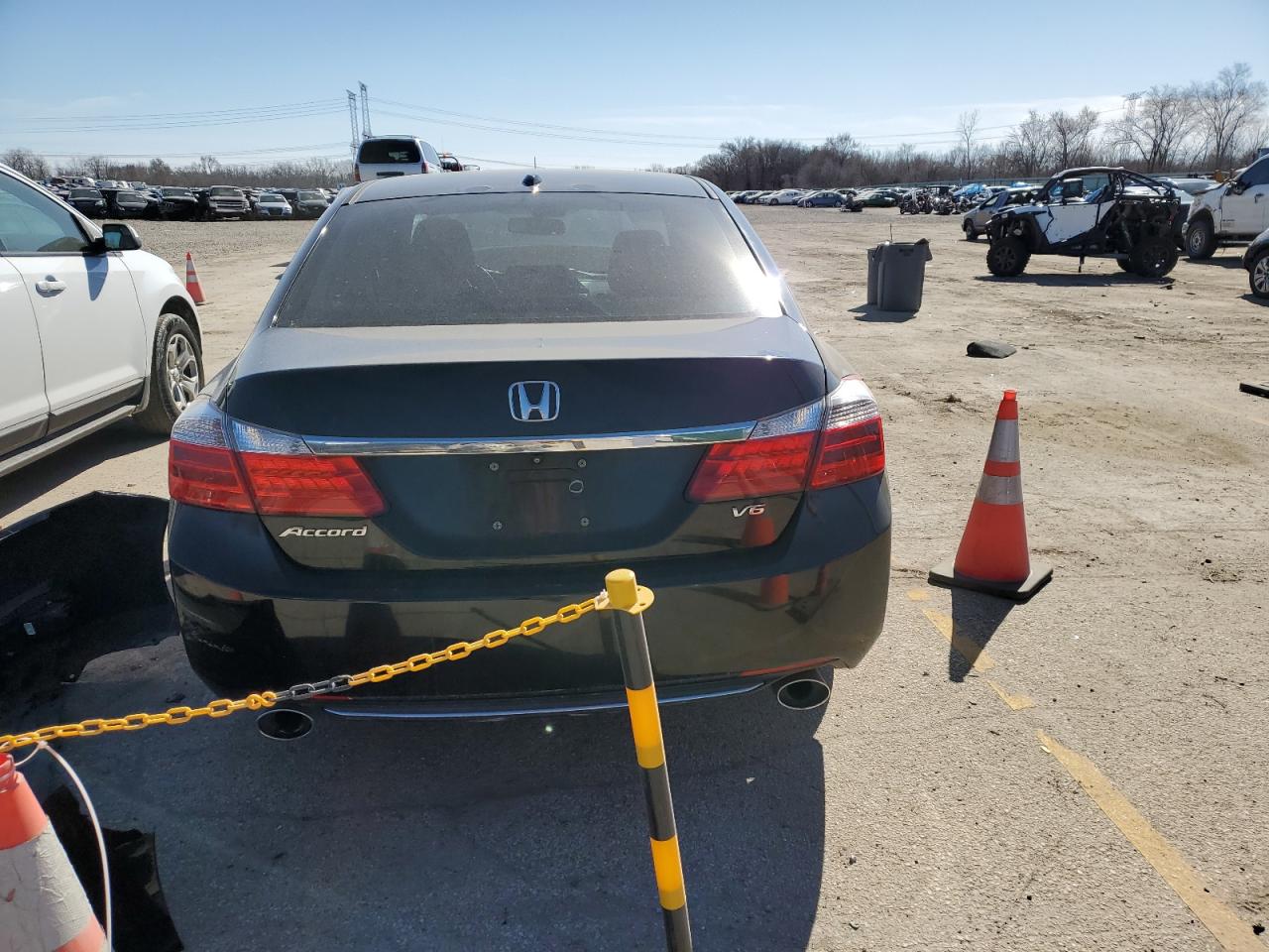 Photo 5 VIN: 1HGCR3F84FA015879 - HONDA ACCORD 