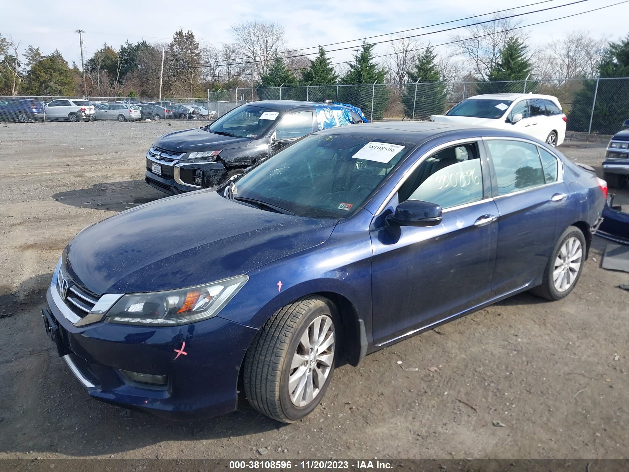 Photo 1 VIN: 1HGCR3F84FA032374 - HONDA ACCORD 