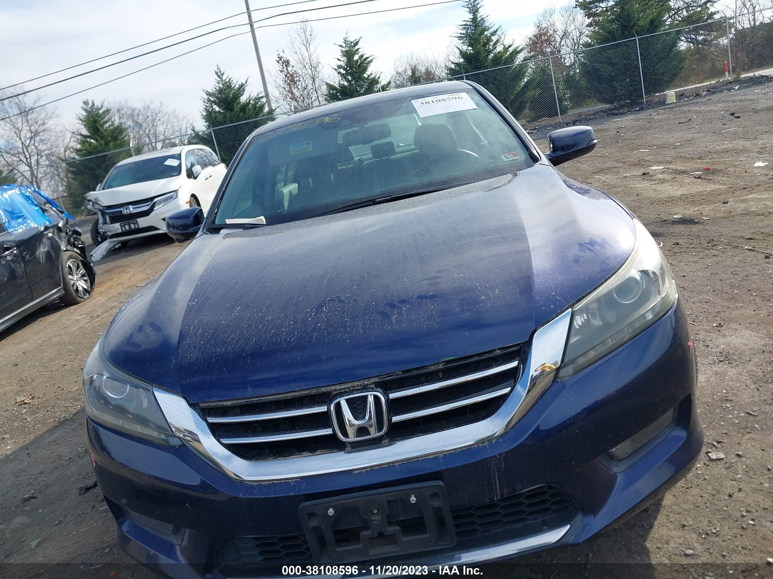 Photo 11 VIN: 1HGCR3F84FA032374 - HONDA ACCORD 