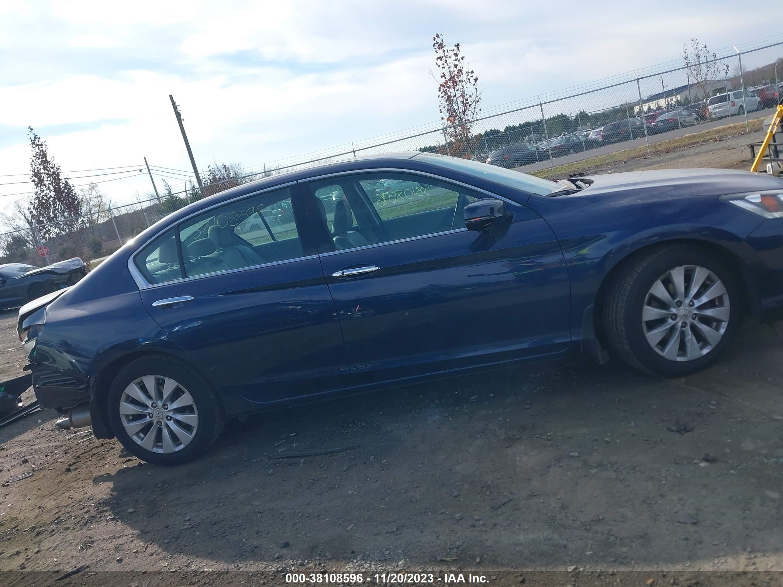 Photo 12 VIN: 1HGCR3F84FA032374 - HONDA ACCORD 