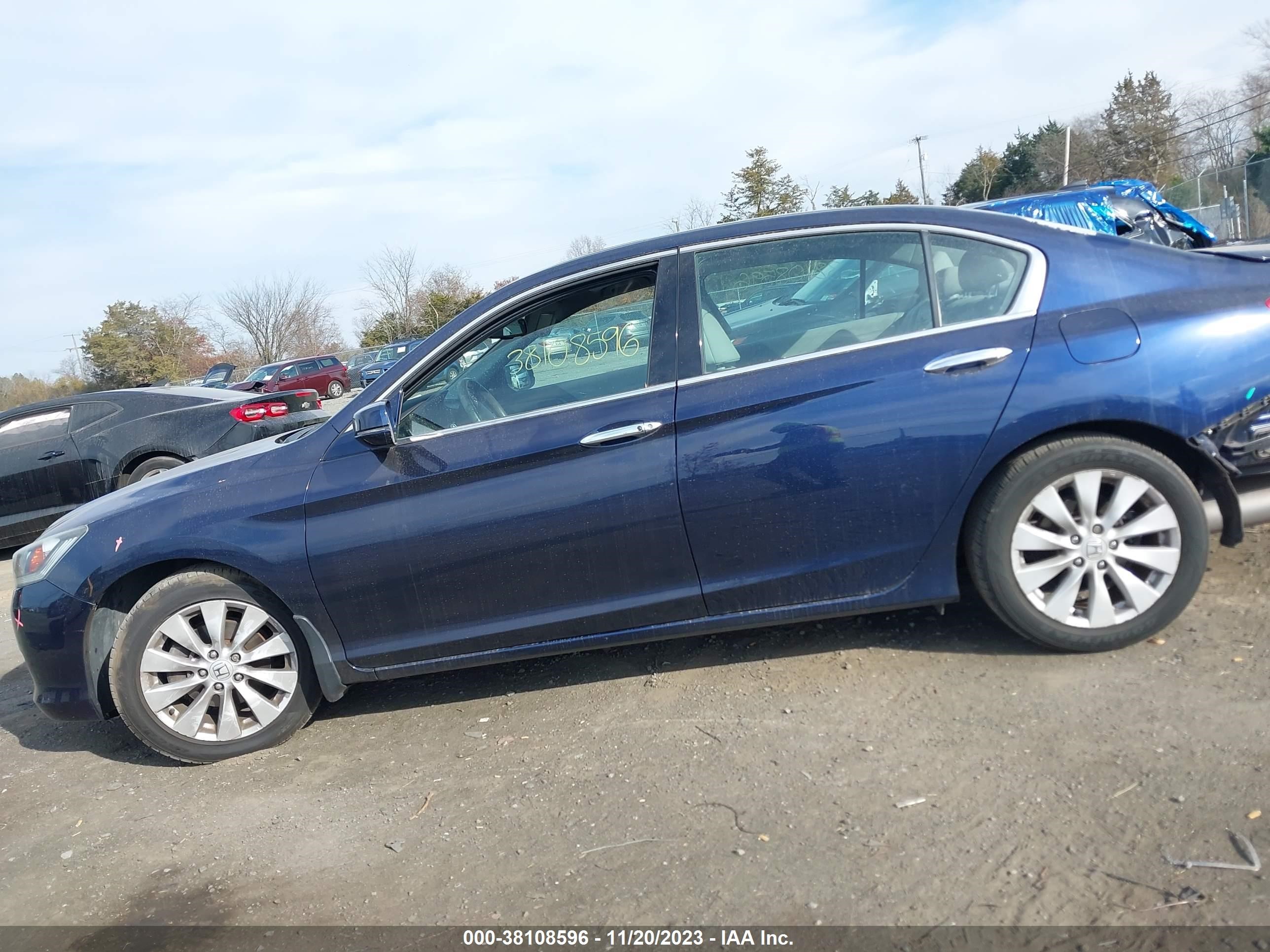 Photo 13 VIN: 1HGCR3F84FA032374 - HONDA ACCORD 