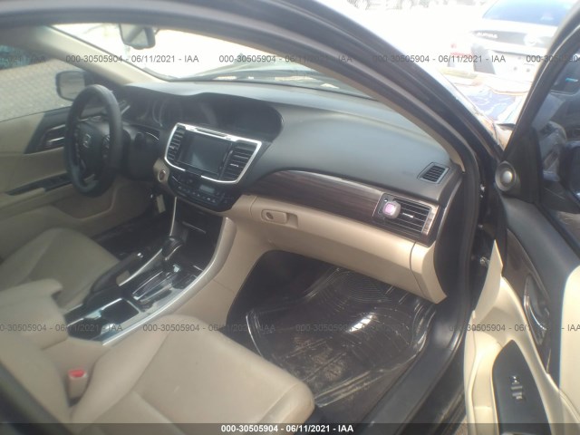 Photo 4 VIN: 1HGCR3F84GA000929 - HONDA ACCORD SEDAN 