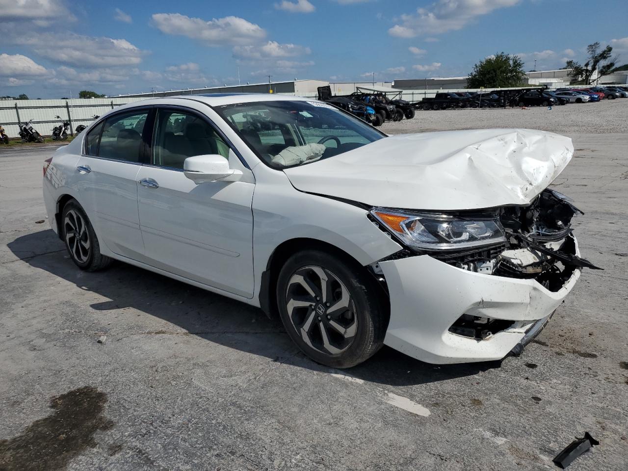 Photo 3 VIN: 1HGCR3F84GA019531 - HONDA ACCORD 