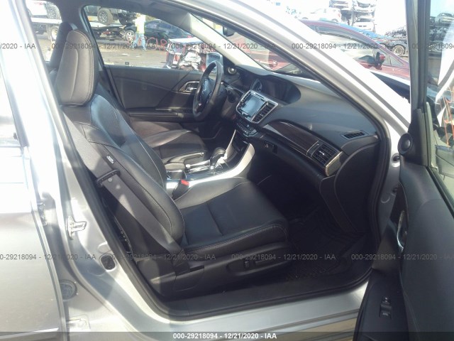 Photo 4 VIN: 1HGCR3F84HA028411 - HONDA ACCORD SEDAN 