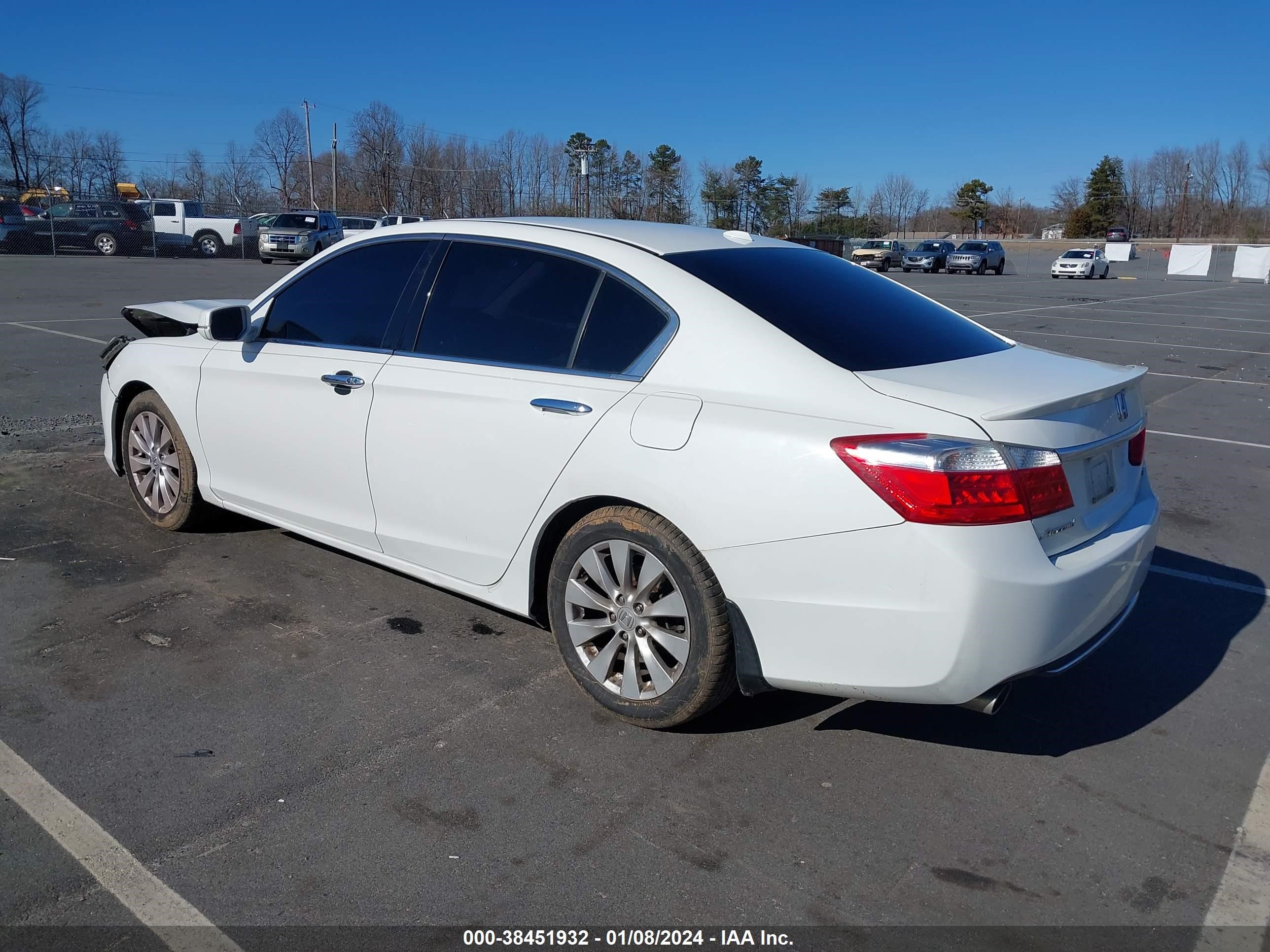 Photo 2 VIN: 1HGCR3F85DA013443 - HONDA ACCORD 