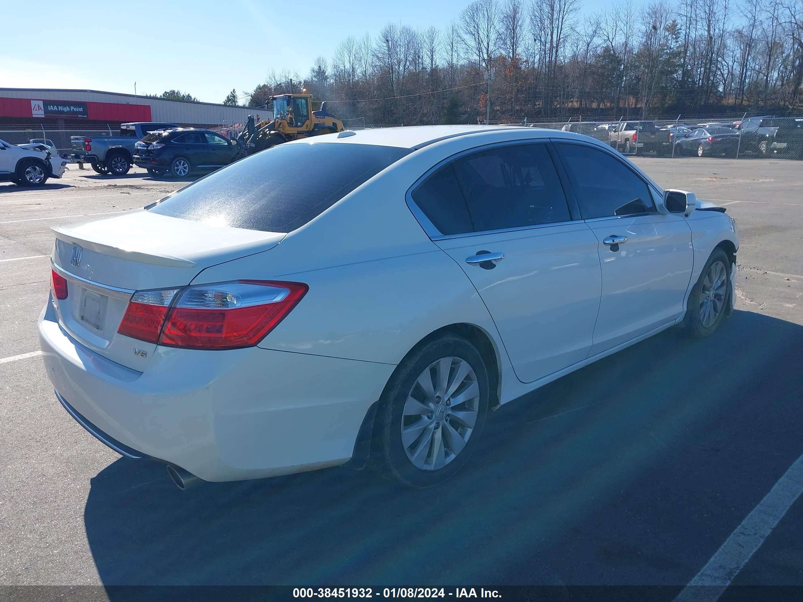 Photo 3 VIN: 1HGCR3F85DA013443 - HONDA ACCORD 