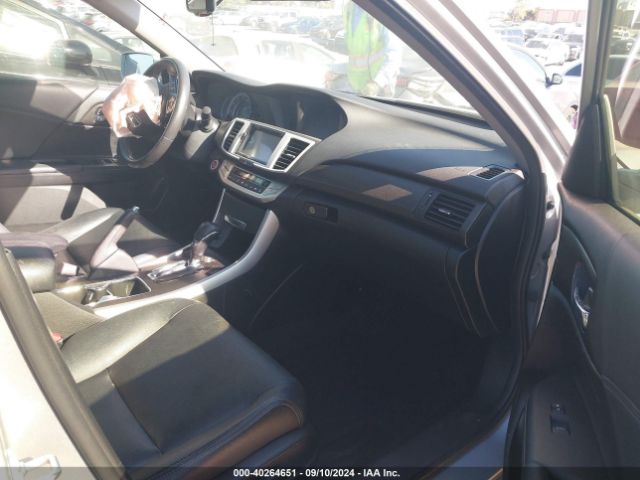 Photo 4 VIN: 1HGCR3F85FA003319 - HONDA ACCORD 