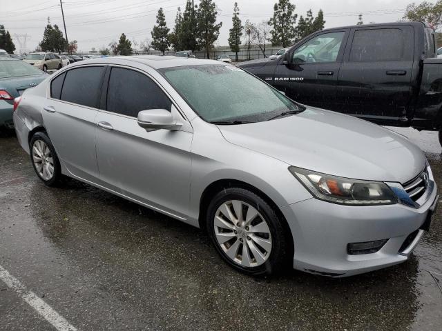 Photo 3 VIN: 1HGCR3F85FA010769 - HONDA ACCORD 