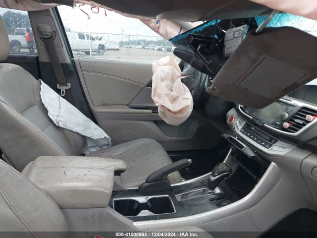 Photo 4 VIN: 1HGCR3F85FA012781 - HONDA ACCORD 