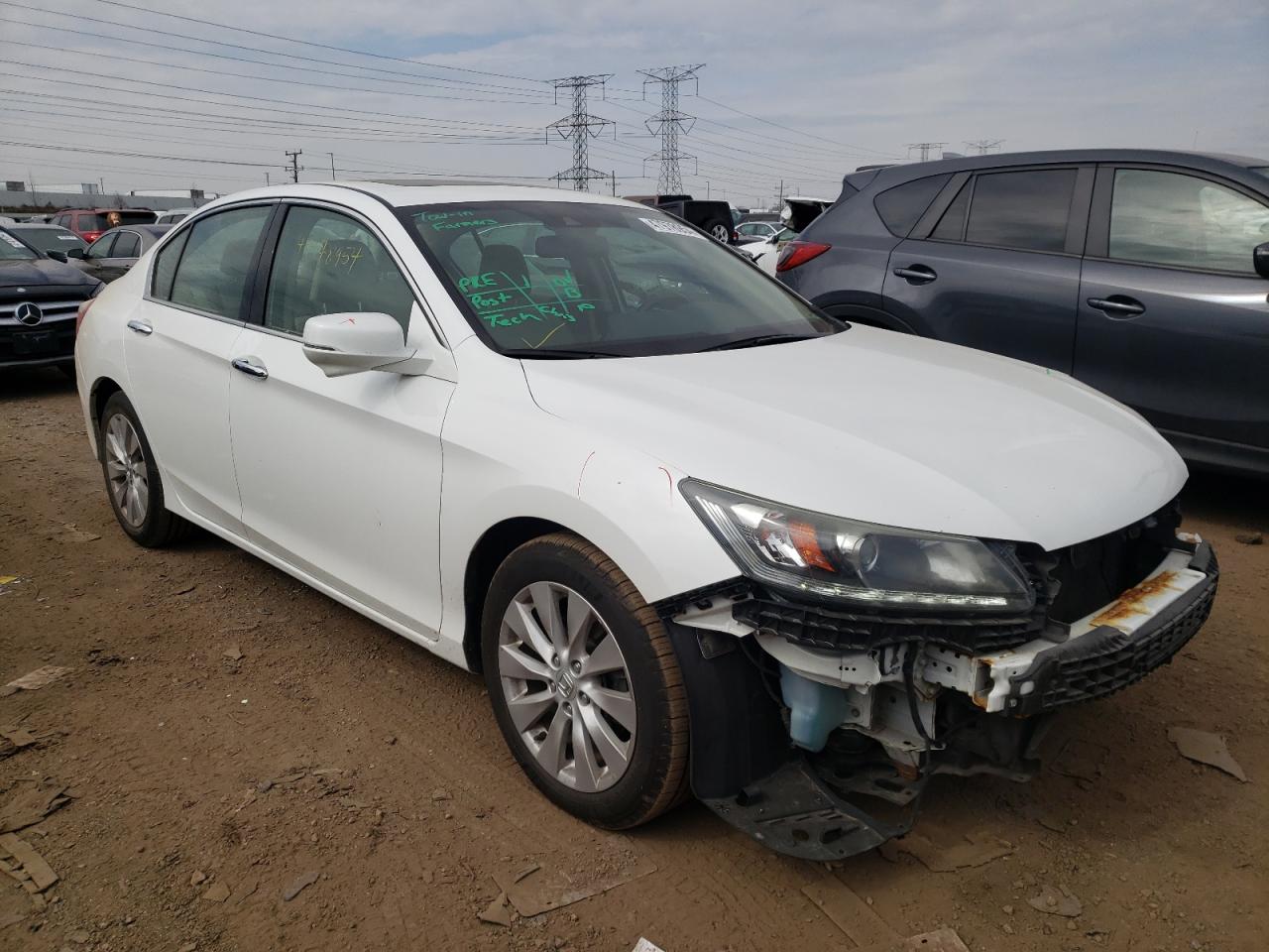 Photo 3 VIN: 1HGCR3F85FA017611 - HONDA ACCORD 