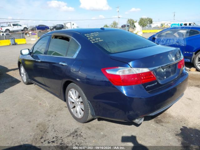 Photo 2 VIN: 1HGCR3F85FA037731 - HONDA ACCORD 