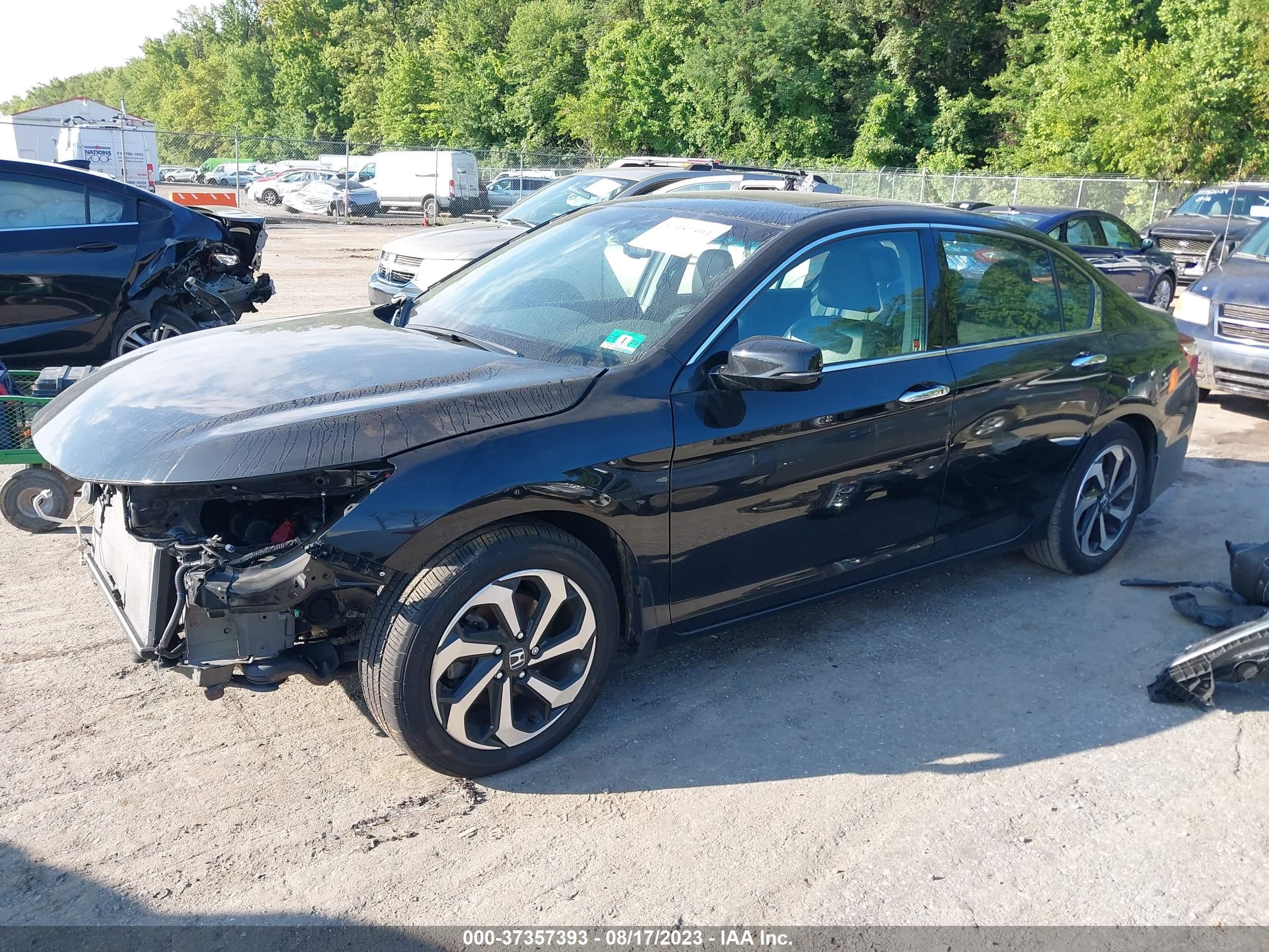 Photo 1 VIN: 1HGCR3F85GA008280 - HONDA ACCORD 