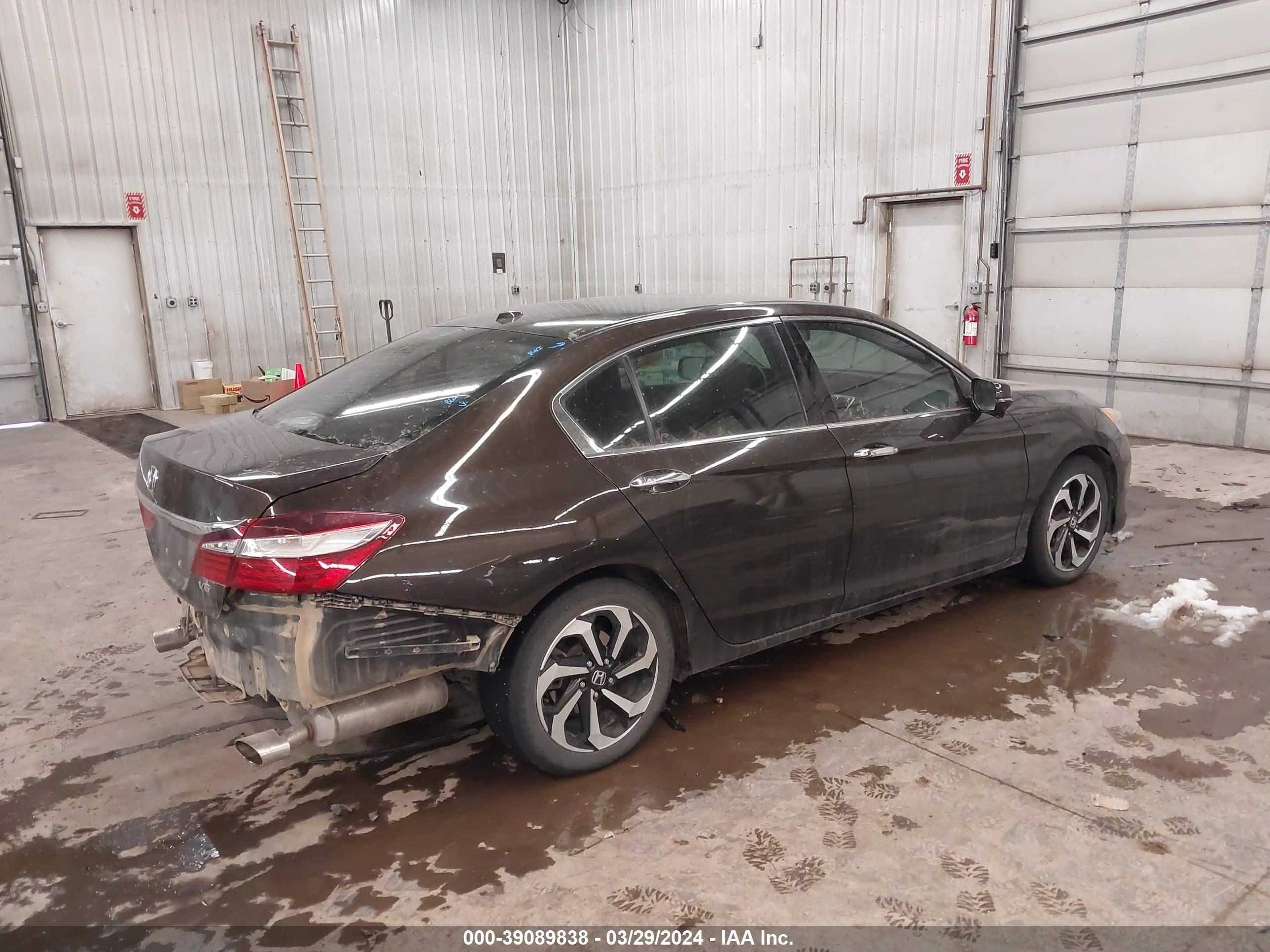 Photo 3 VIN: 1HGCR3F85GA014273 - HONDA ACCORD EXL 