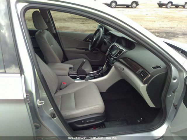 Photo 4 VIN: 1HGCR3F85GA017965 - HONDA ACCORD SEDAN 