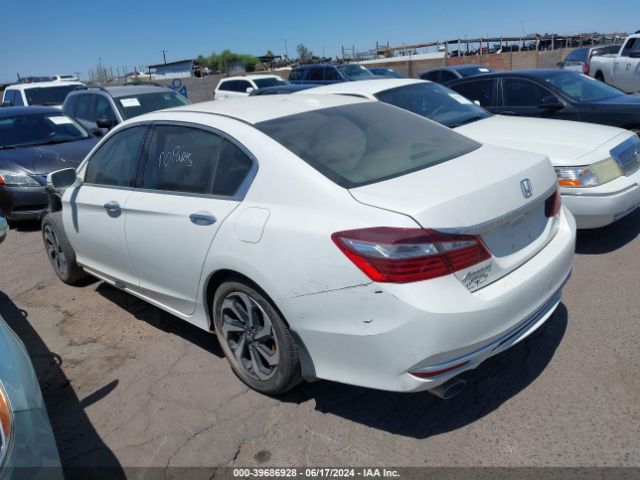 Photo 2 VIN: 1HGCR3F85HA010354 - HONDA ACCORD 