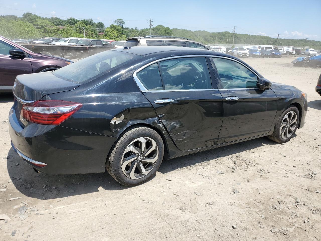 Photo 2 VIN: 1HGCR3F85HA034170 - HONDA ACCORD 