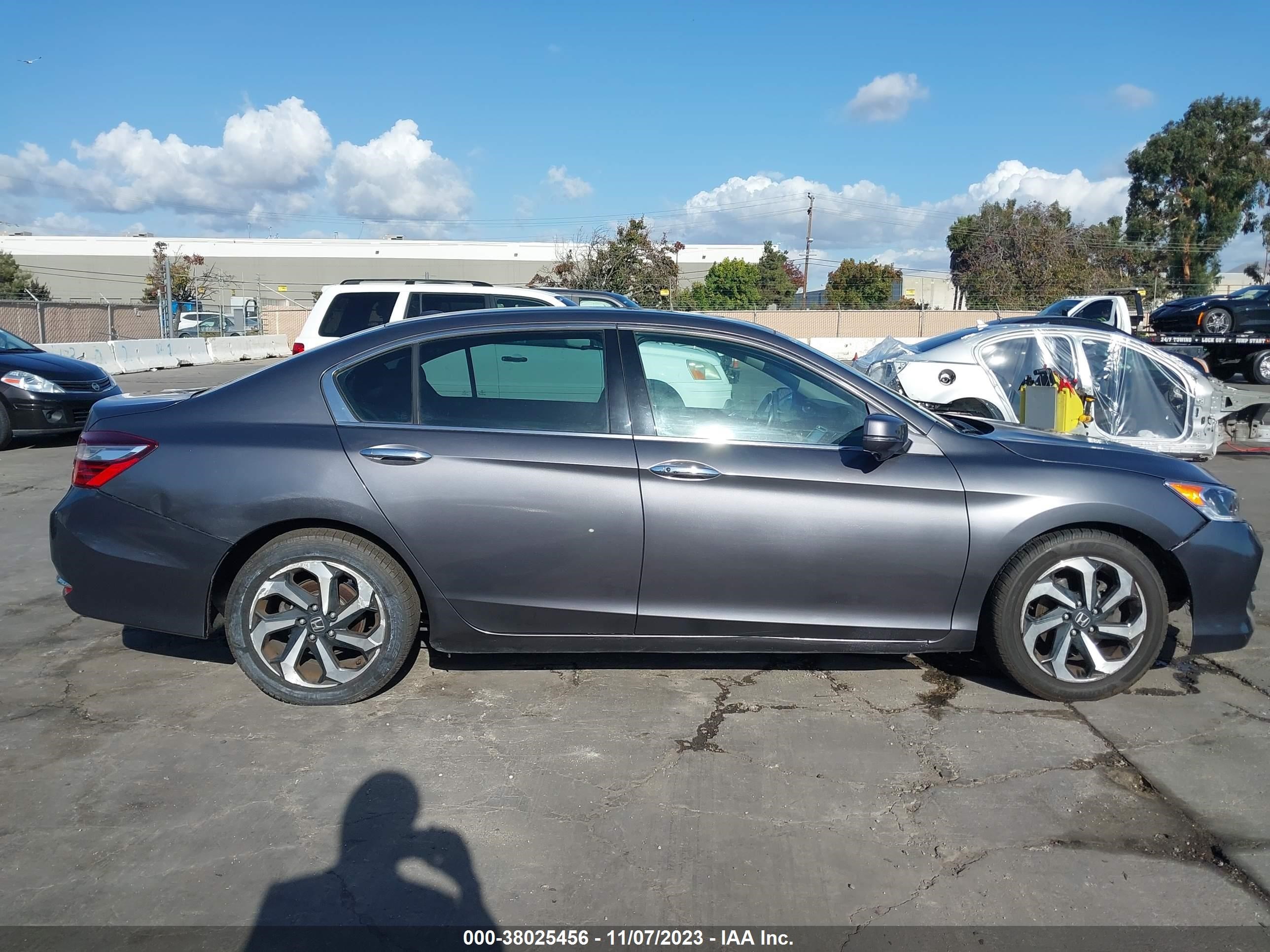 Photo 13 VIN: 1HGCR3F85HA041538 - HONDA ACCORD 