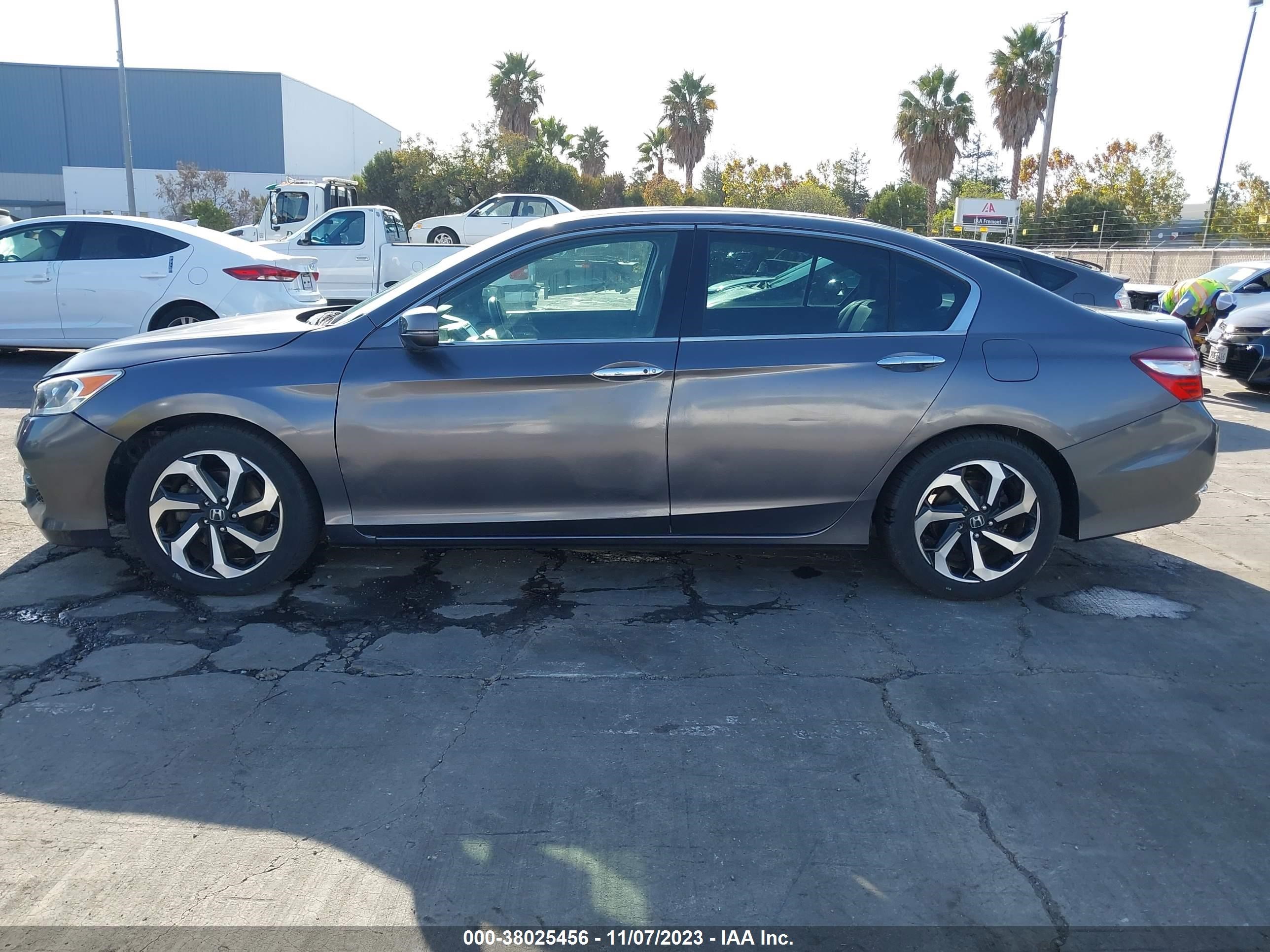 Photo 14 VIN: 1HGCR3F85HA041538 - HONDA ACCORD 