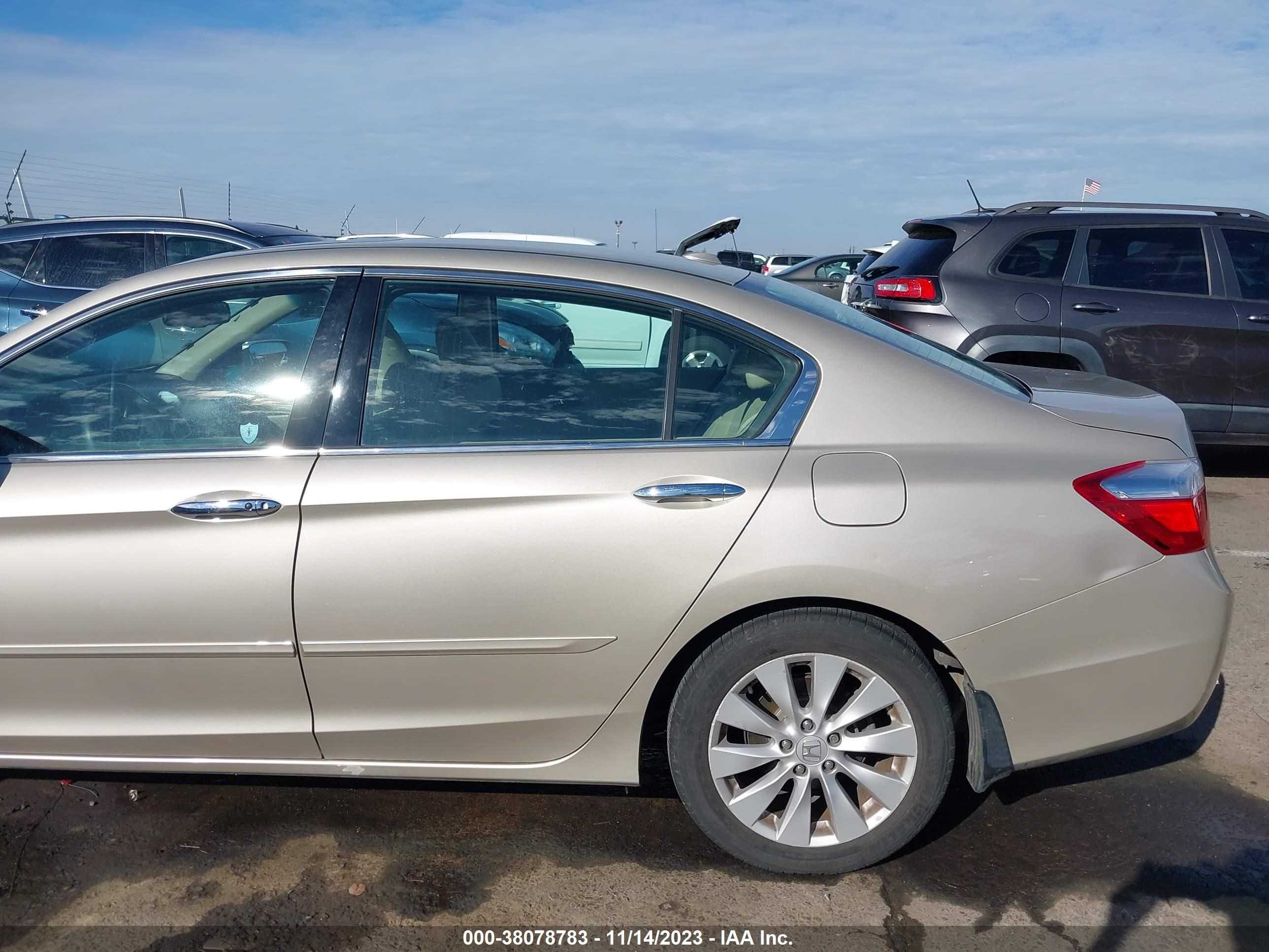 Photo 12 VIN: 1HGCR3F86DA037718 - HONDA ACCORD 