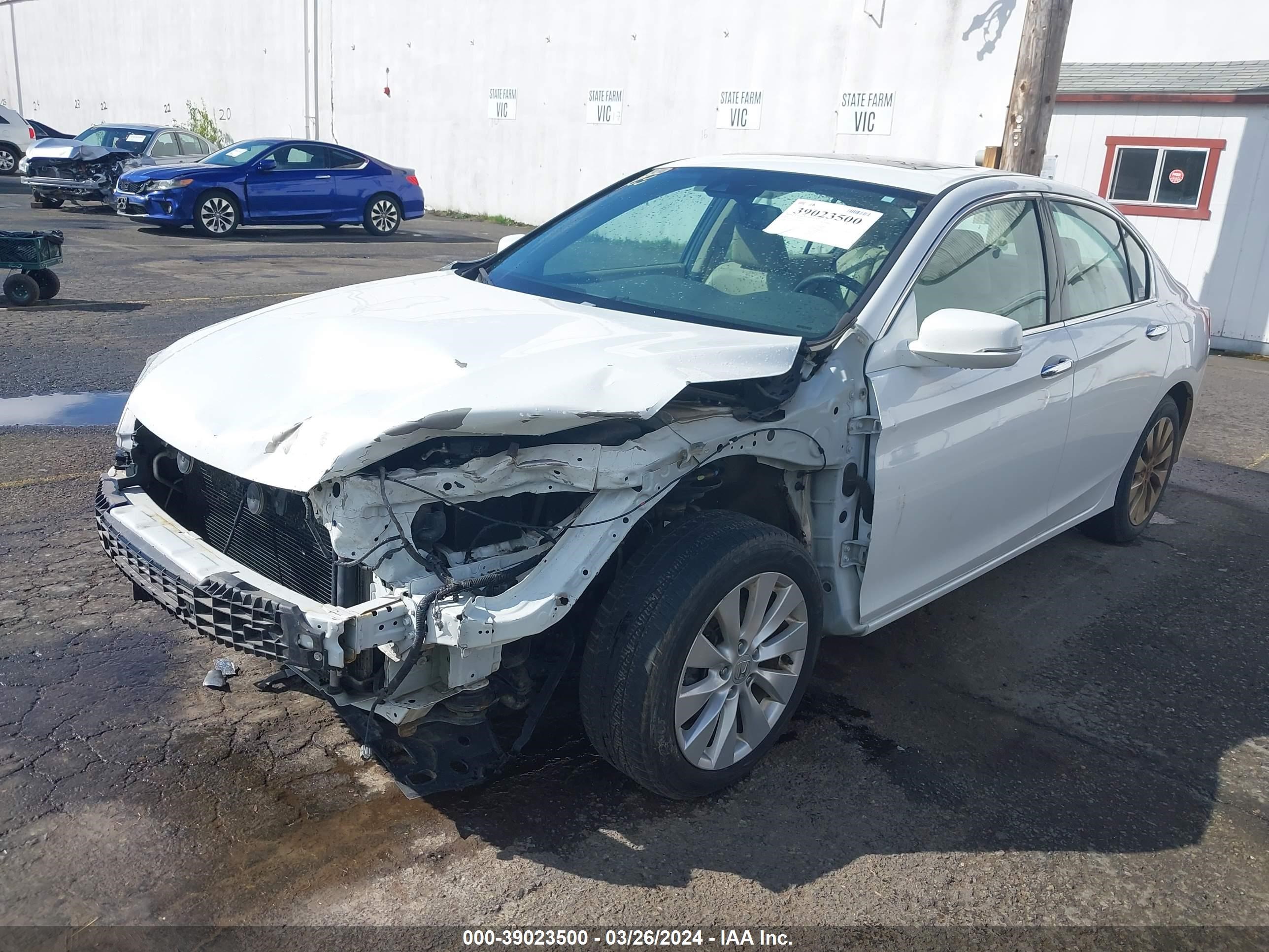 Photo 1 VIN: 1HGCR3F86EA016854 - HONDA ACCORD 