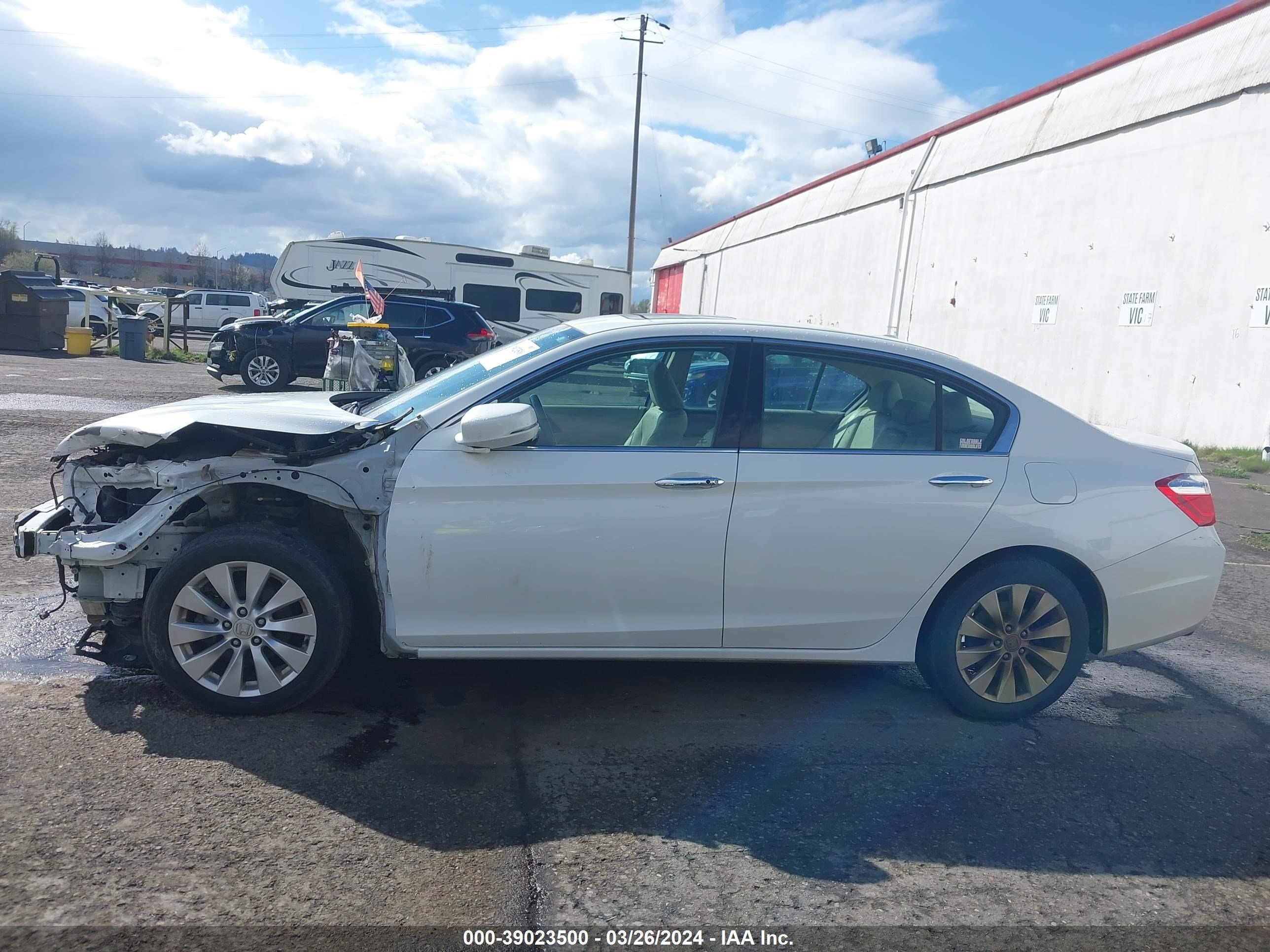 Photo 14 VIN: 1HGCR3F86EA016854 - HONDA ACCORD 