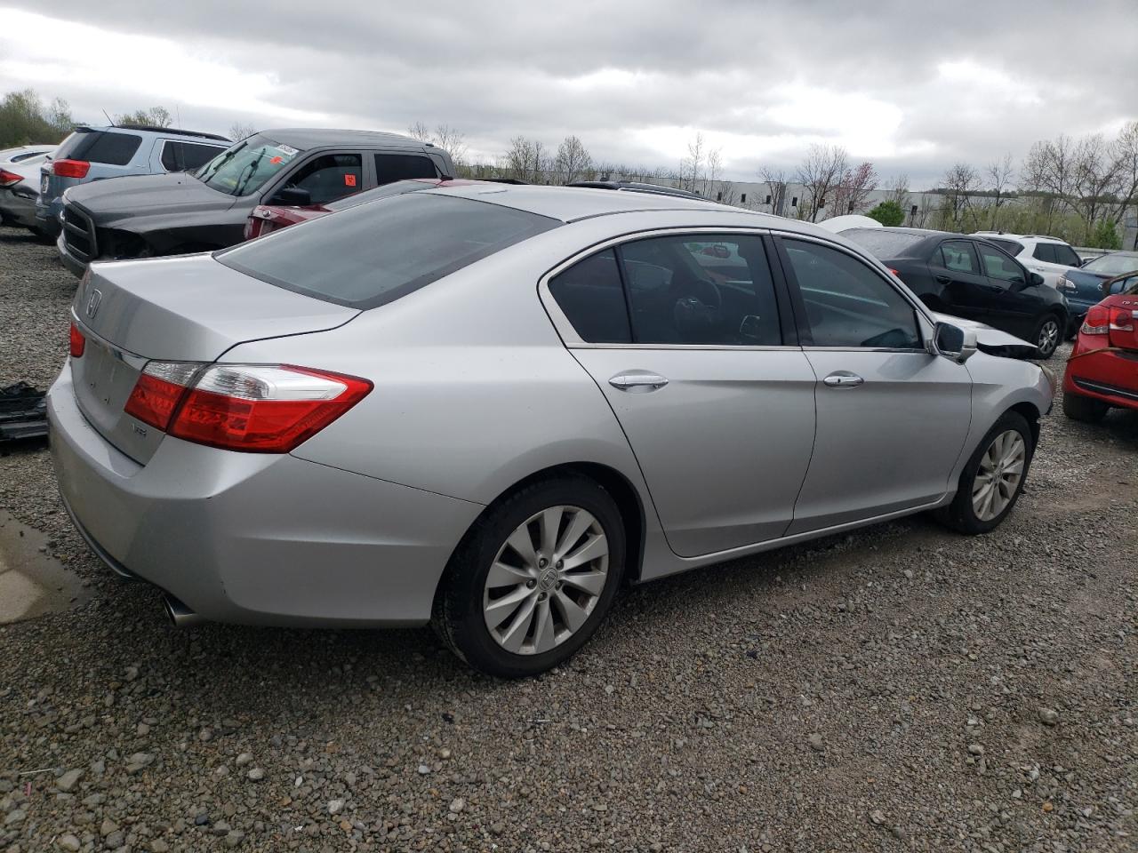 Photo 2 VIN: 1HGCR3F86EA033010 - HONDA ACCORD 