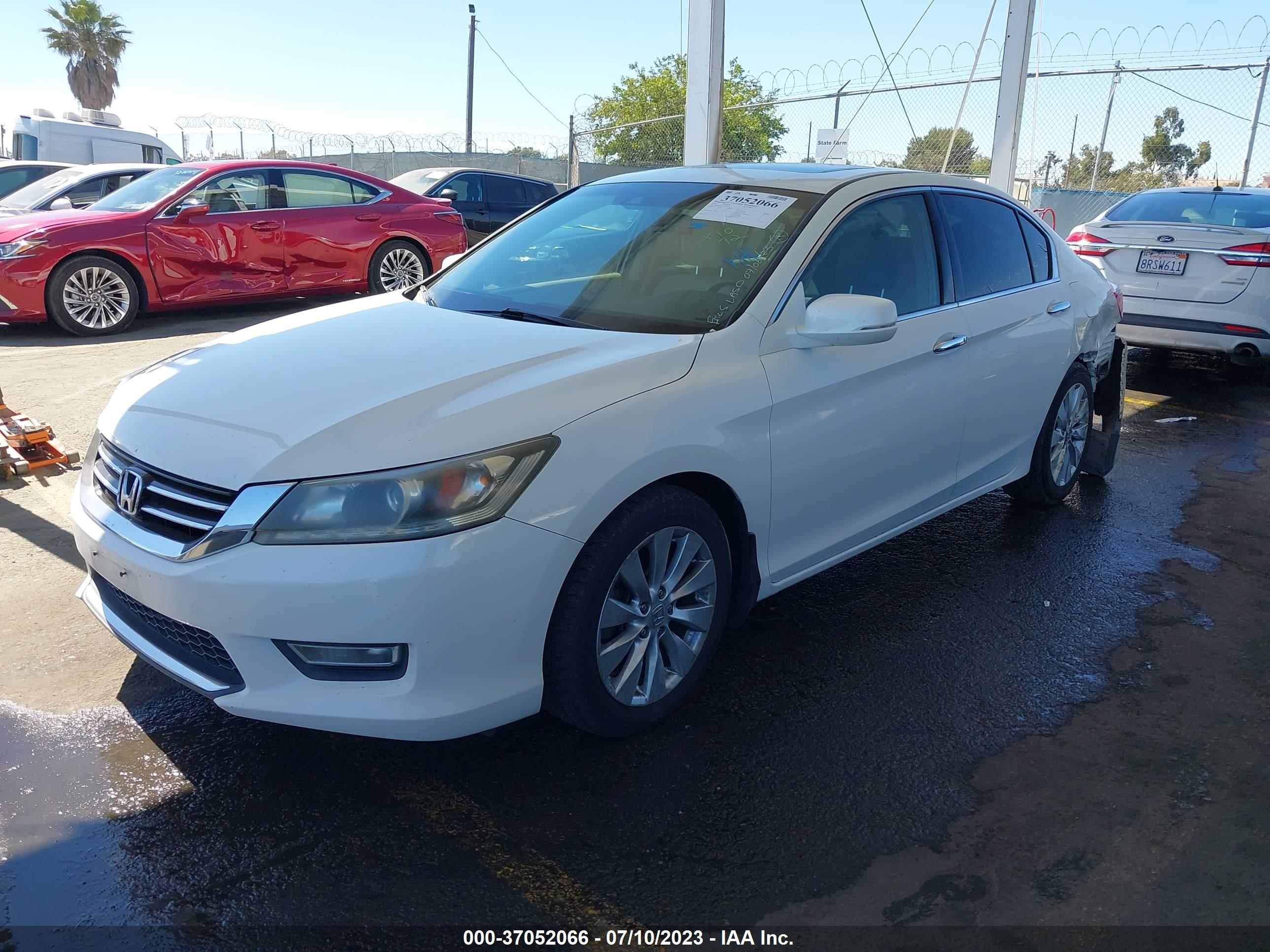 Photo 1 VIN: 1HGCR3F87DA014352 - HONDA ACCORD 