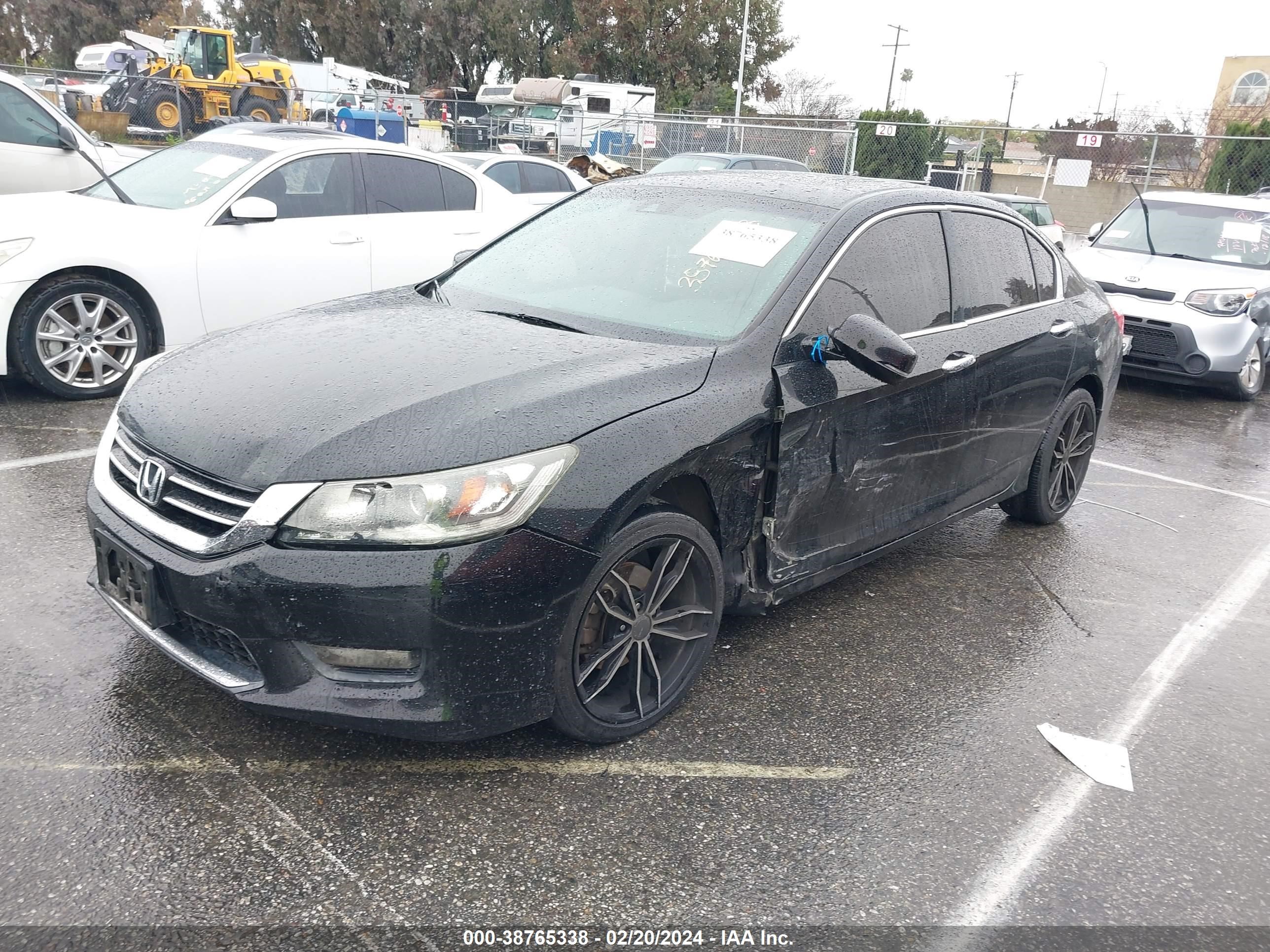 Photo 1 VIN: 1HGCR3F87EA026471 - HONDA ACCORD 