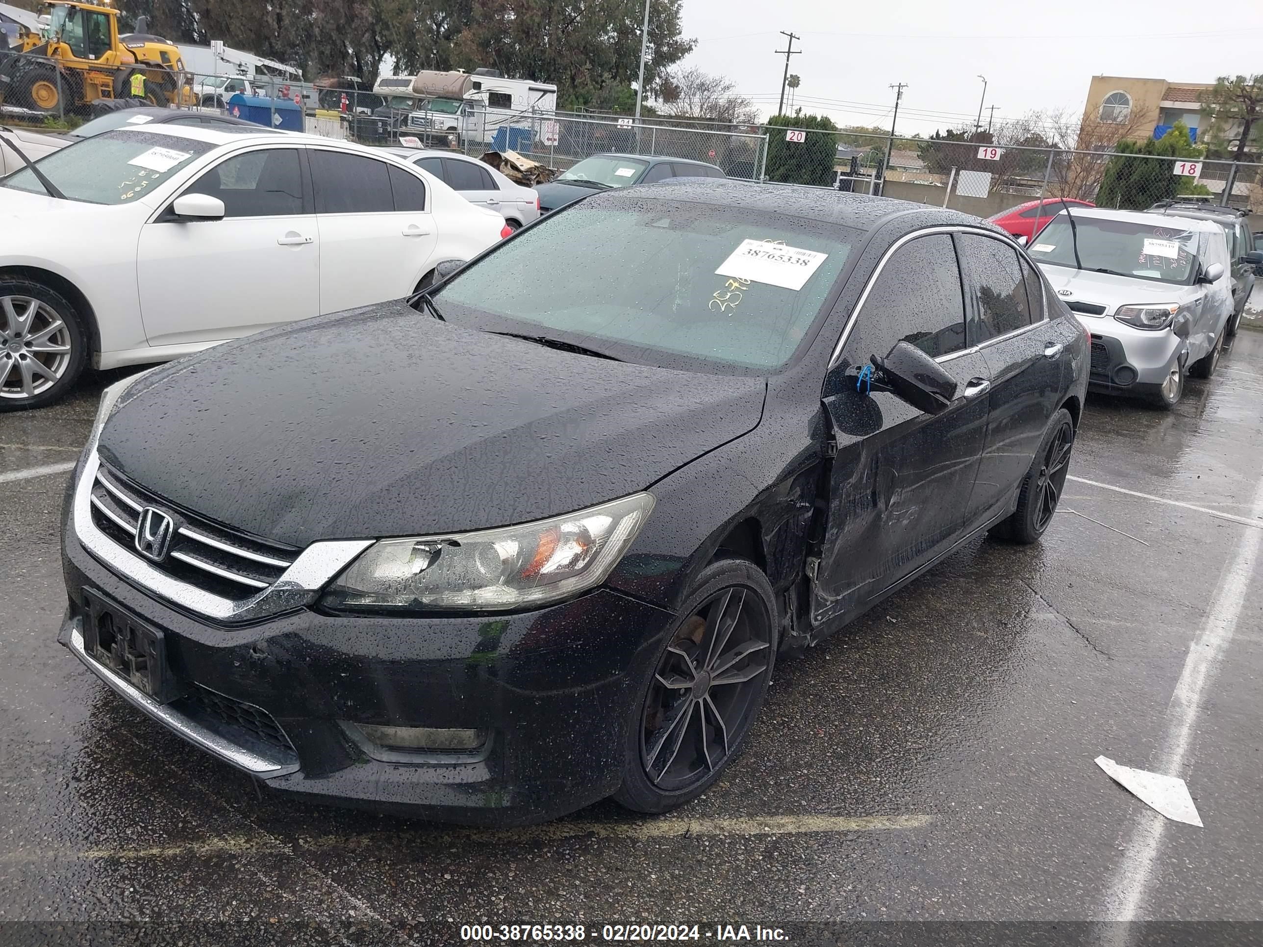 Photo 5 VIN: 1HGCR3F87EA026471 - HONDA ACCORD 