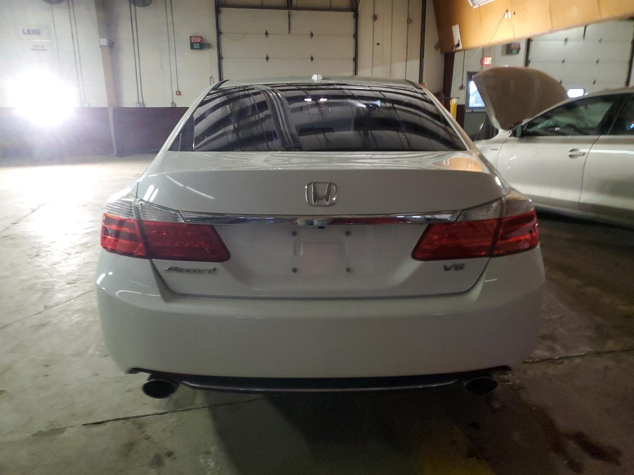 Photo 5 VIN: 1HGCR3F87FA001927 - HONDA ACCORD 