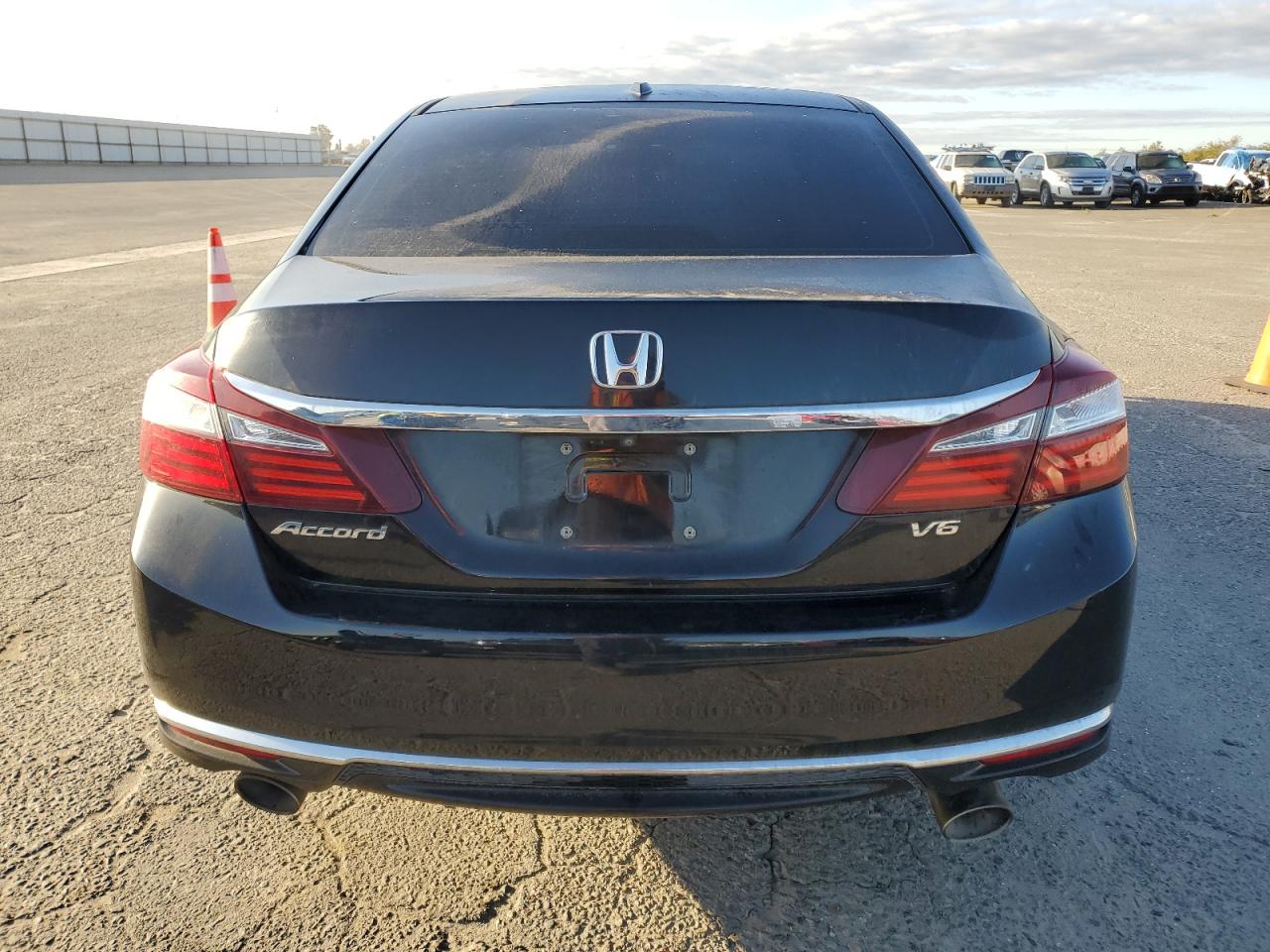 Photo 5 VIN: 1HGCR3F87GA011746 - HONDA ACCORD 