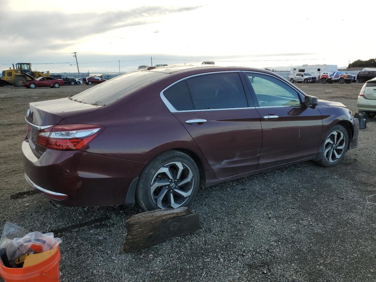 Photo 2 VIN: 1HGCR3F87GA022925 - HONDA ACCORD 