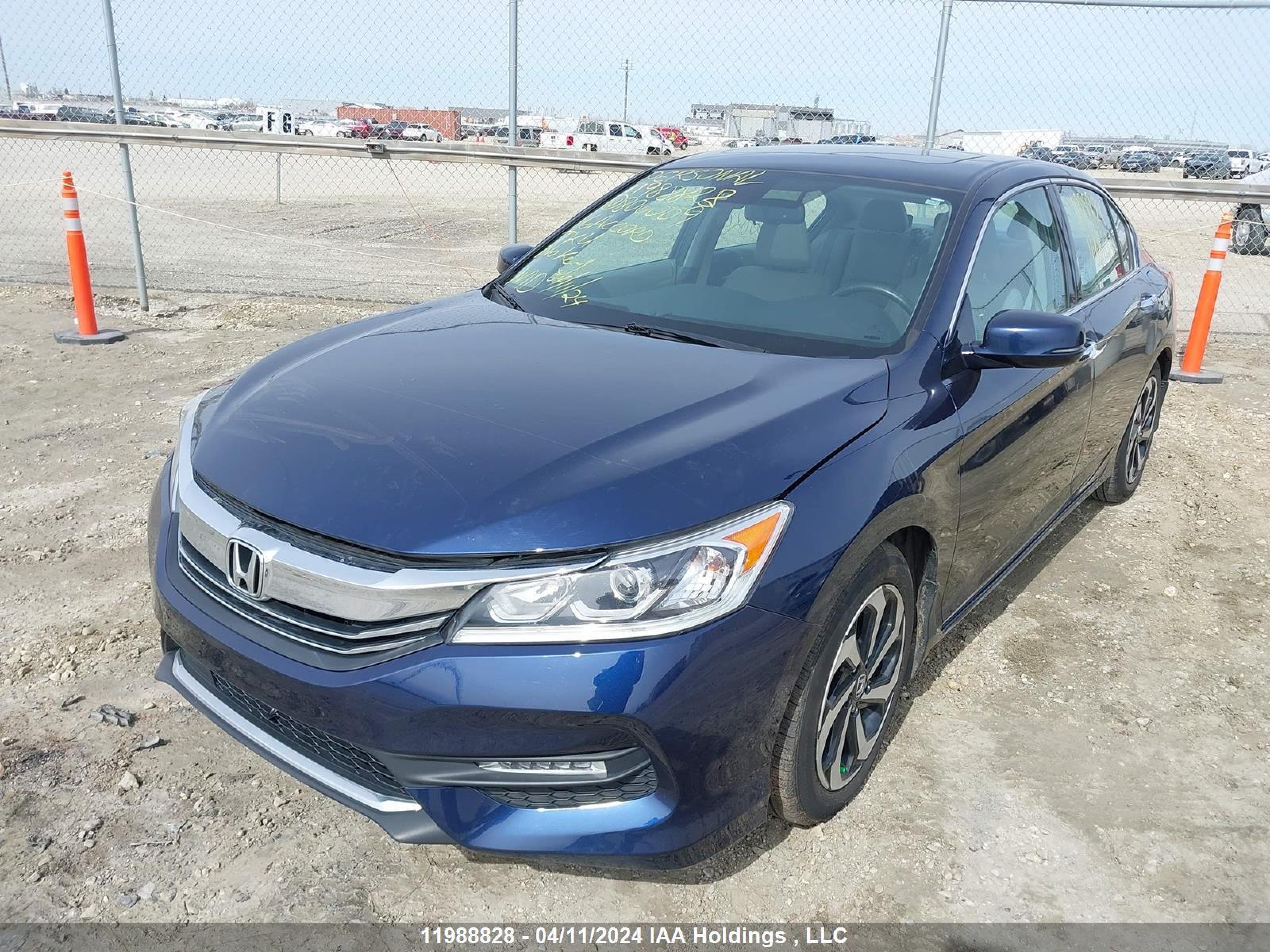 Photo 1 VIN: 1HGCR3F87GA800009 - HONDA ACCORD 