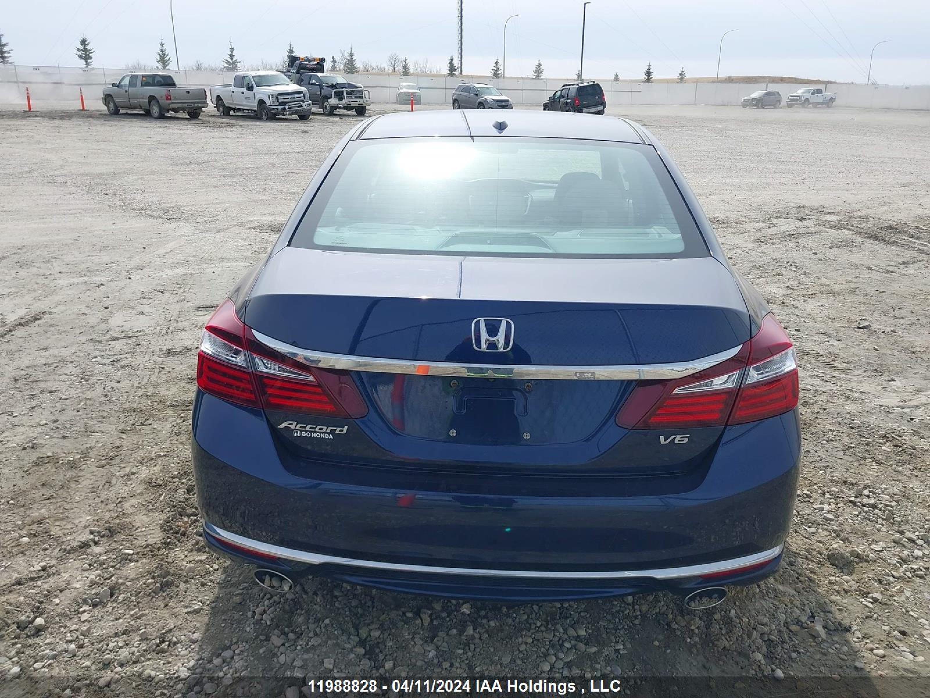 Photo 15 VIN: 1HGCR3F87GA800009 - HONDA ACCORD 