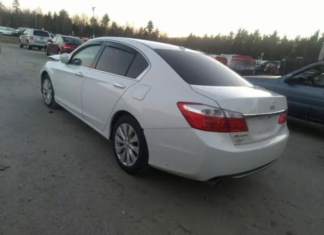 Photo 2 VIN: 1HGCR3F88DA040975 - HONDA ACCORD SDN 