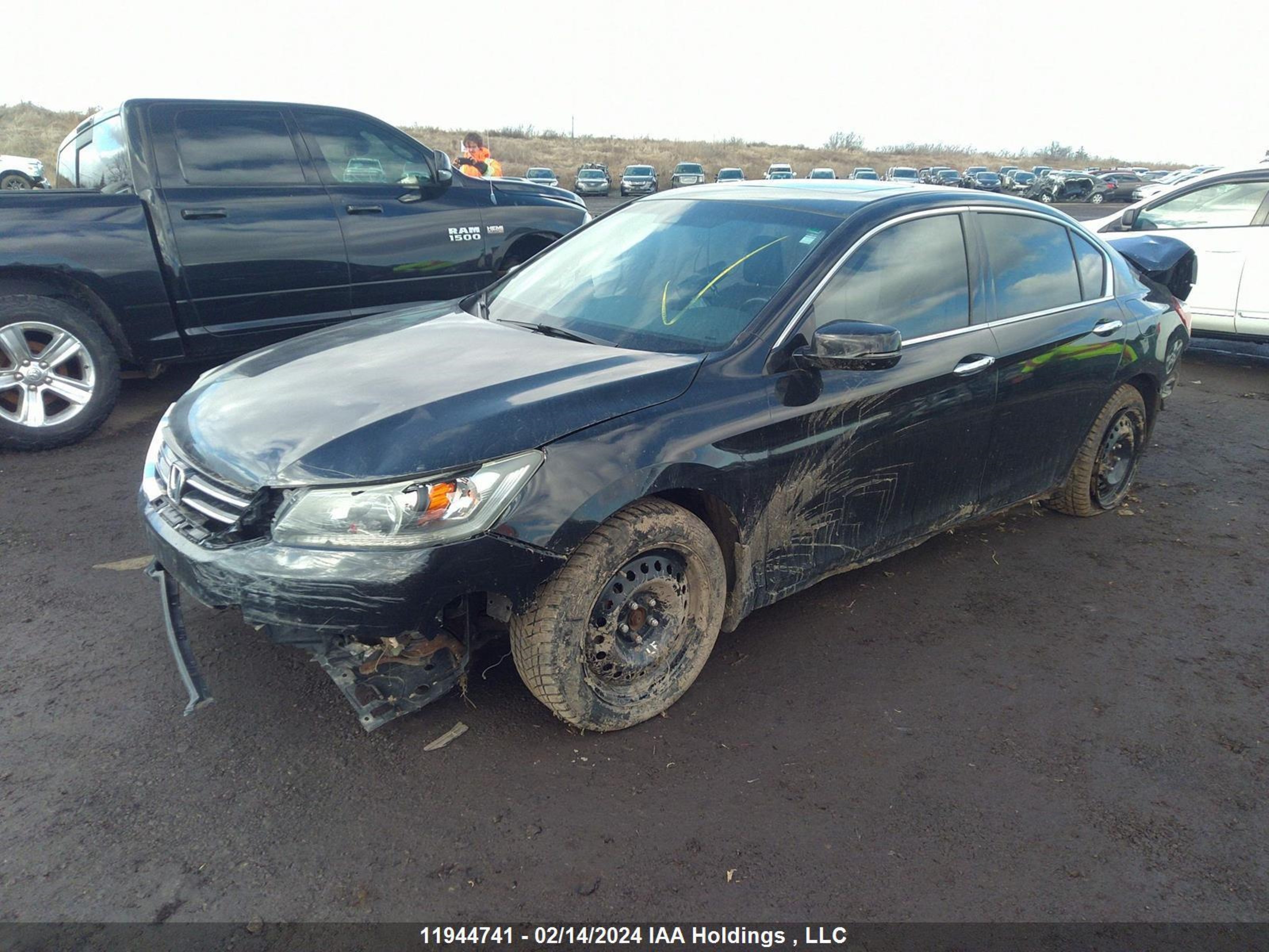 Photo 1 VIN: 1HGCR3F88DA801245 - HONDA ACCORD 