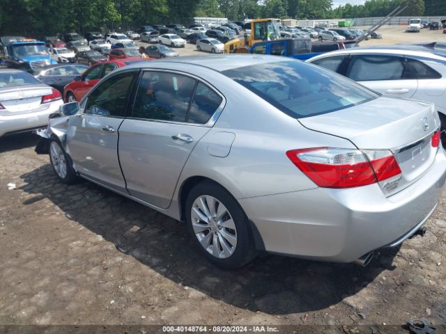 Photo 2 VIN: 1HGCR3F88FA030871 - HONDA ACCORD 