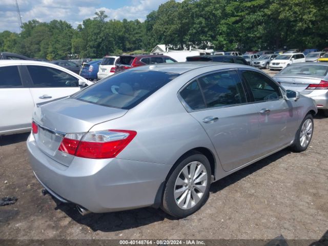 Photo 3 VIN: 1HGCR3F88FA030871 - HONDA ACCORD 