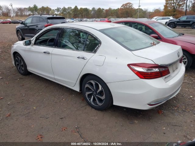 Photo 2 VIN: 1HGCR3F88GA000481 - HONDA ACCORD 