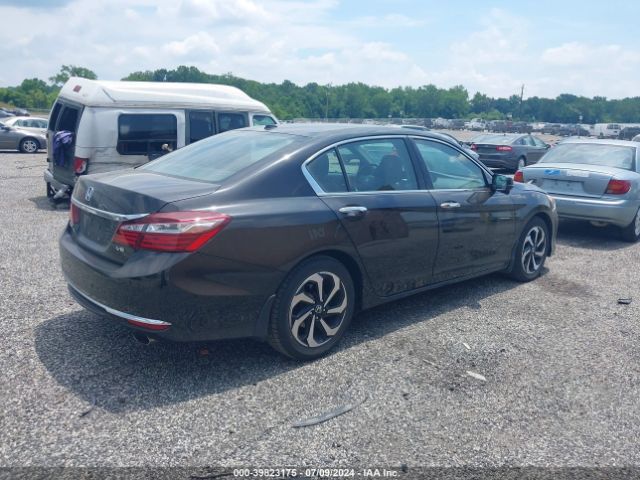 Photo 3 VIN: 1HGCR3F88HA001924 - HONDA ACCORD 