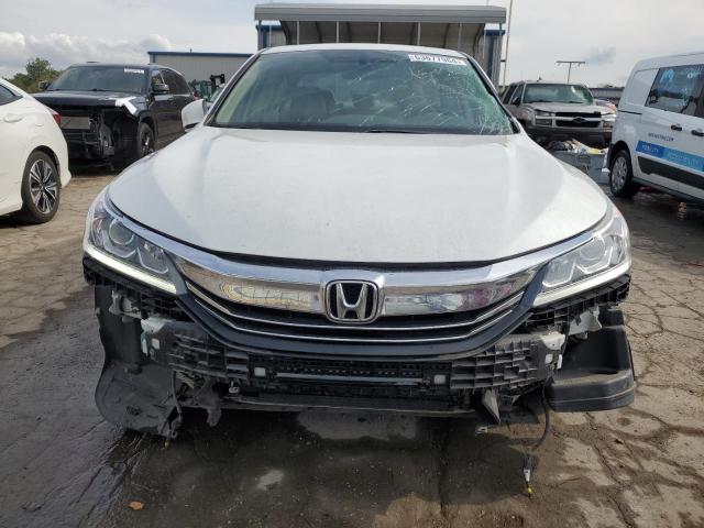 Photo 4 VIN: 1HGCR3F88HA030825 - HONDA ACCORD 