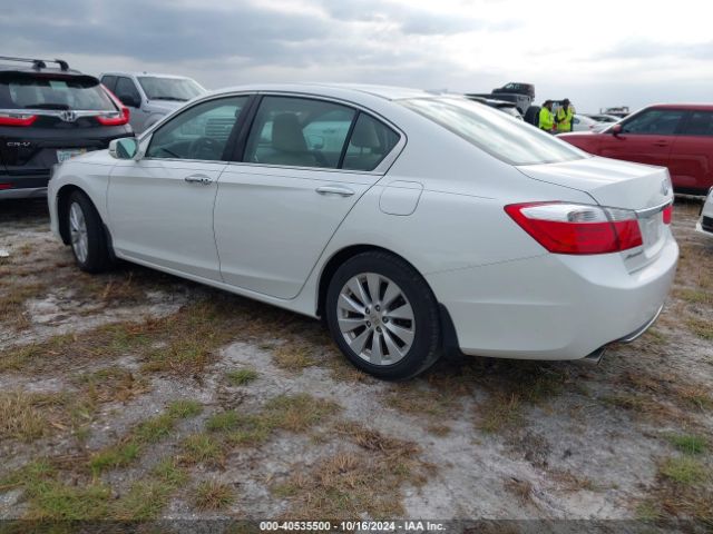 Photo 2 VIN: 1HGCR3F89FA002982 - HONDA ACCORD 