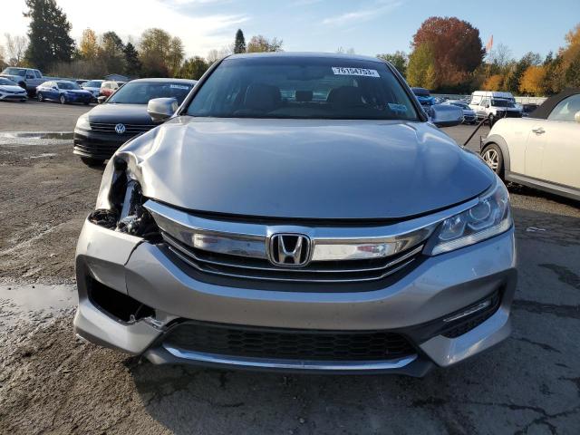 Photo 4 VIN: 1HGCR3F89HA014388 - HONDA ACCORD 