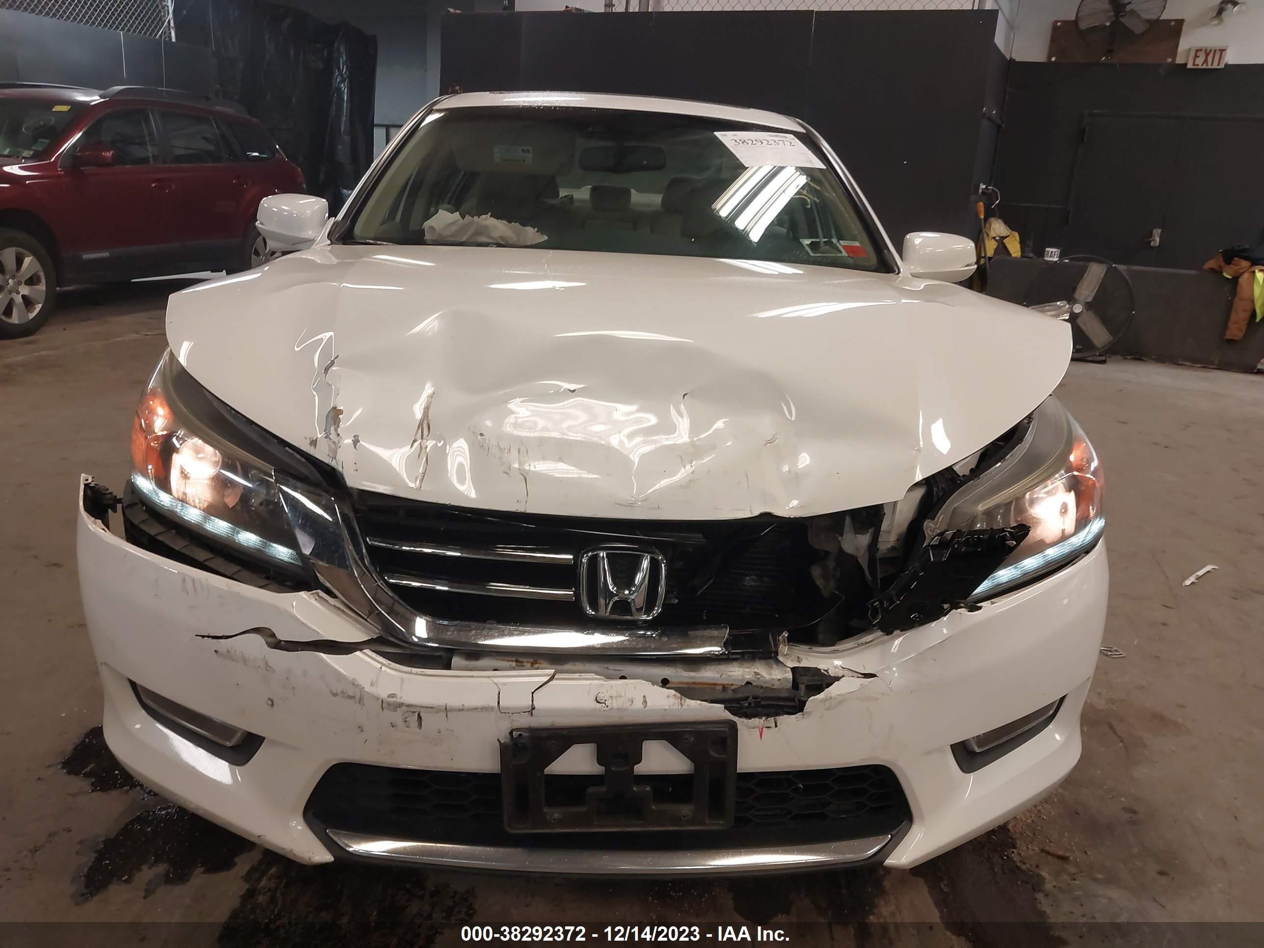 Photo 5 VIN: 1HGCR3F8XDA019173 - HONDA ACCORD 