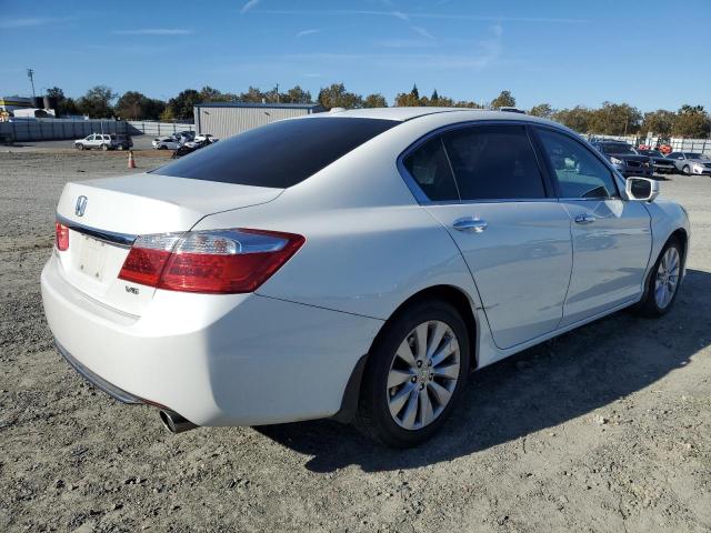 Photo 2 VIN: 1HGCR3F8XEA014802 - HONDA ACCORD EXL 